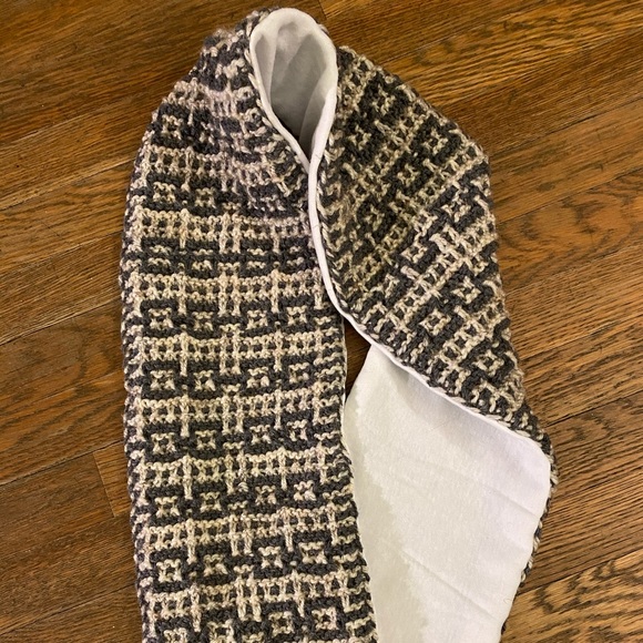 Hand knit ritzy scarf NEW - Picture 2 of 4